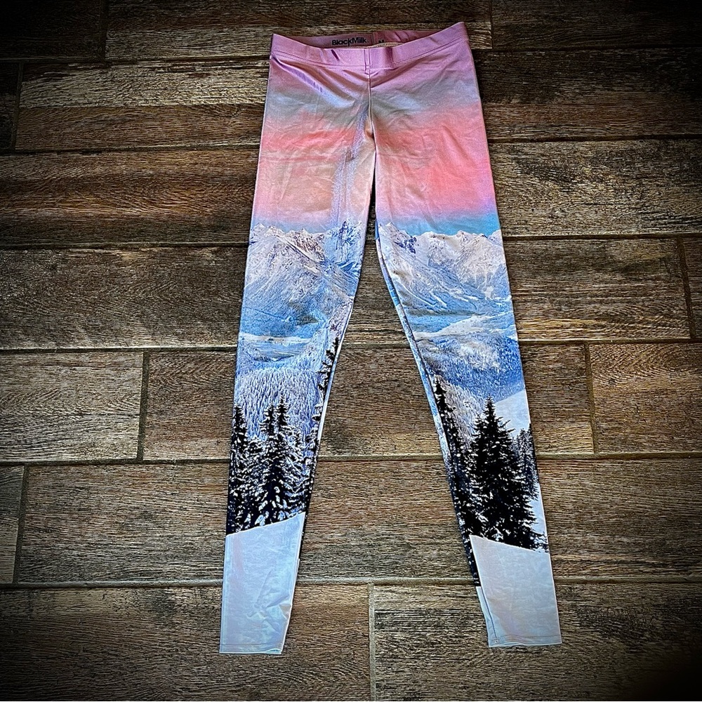 BlackMilk snowy mountain scene leggings M